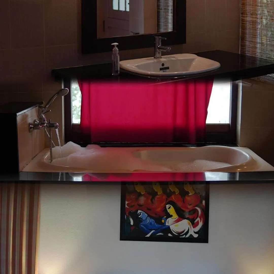 Rain Clouds Wayanad Forest Retreat - The Best Couple Friendly Private Cottages With Bathtub