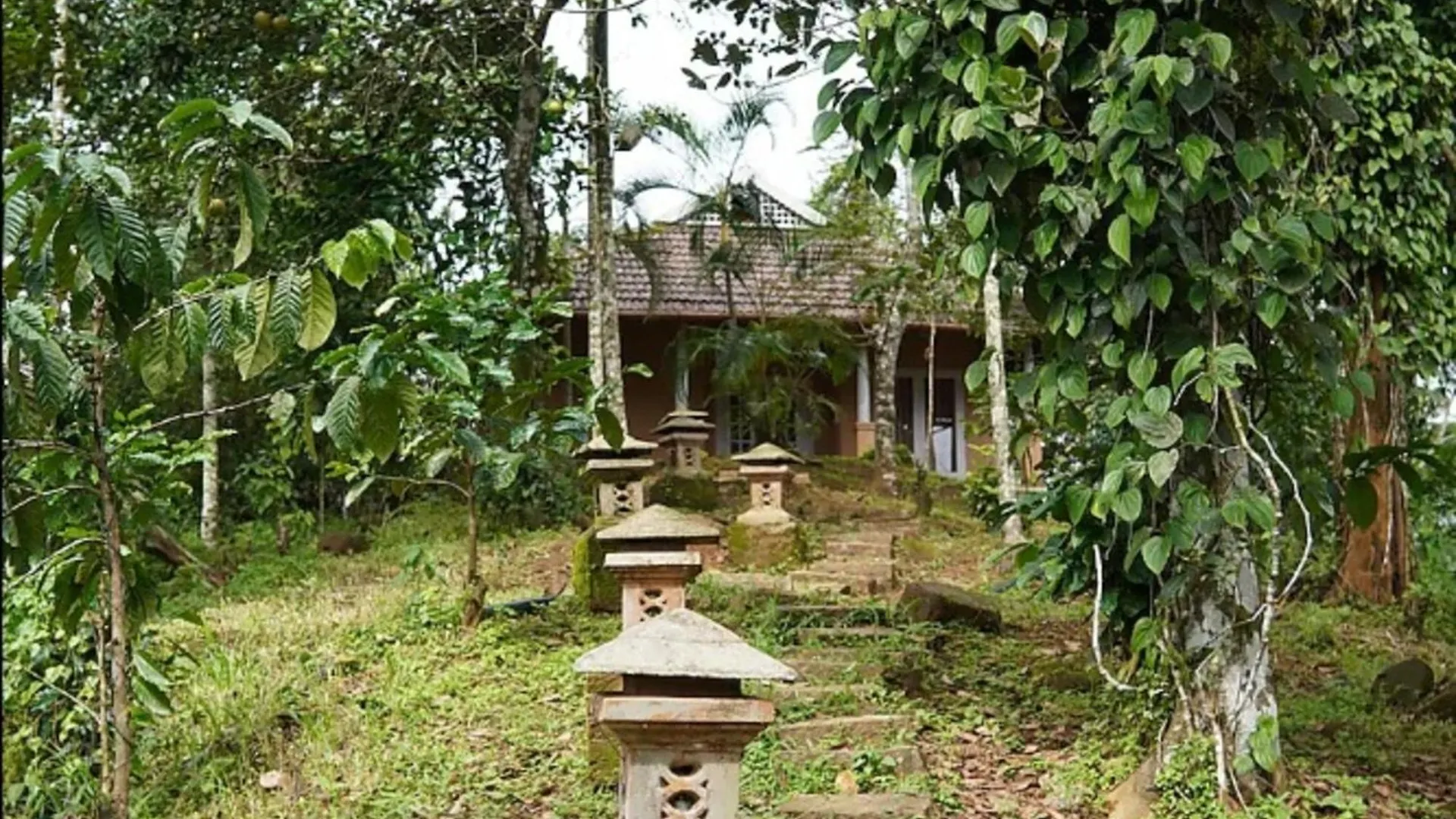 Resort Rain Clouds Wayanad Forest Retreat - The Best Couple Friendly Private Cottages With Bathtub India